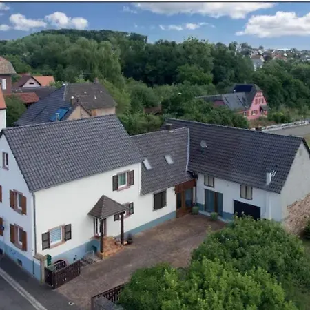 Casa de Férias Maison Charmante à + Jardin *