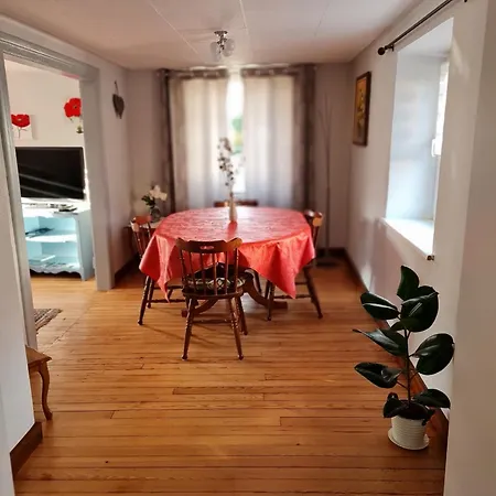 Nyaraló Maison Charmante A + Jardin *